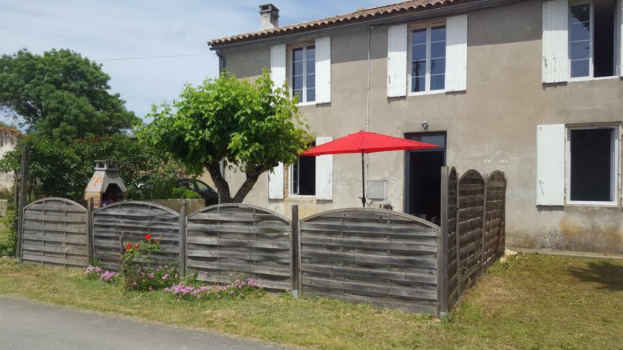 Domaine De La Belle Lurette Vila Saint-Pierre-d'Aurillac Exterior foto