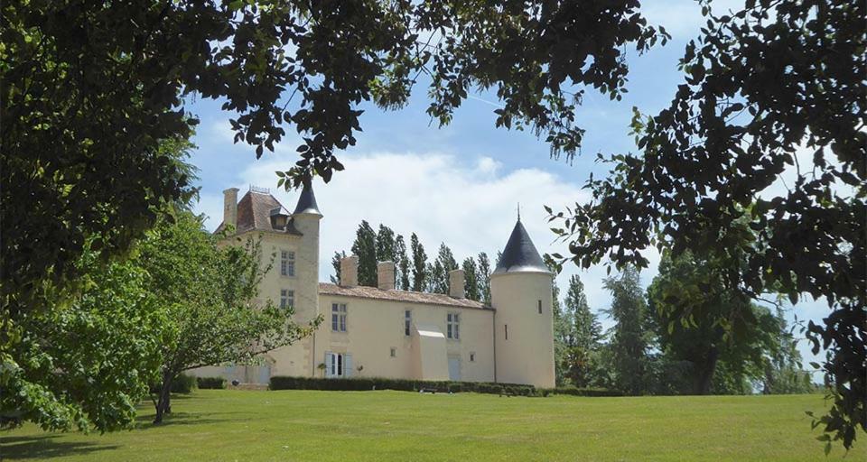 Domaine De La Belle Lurette Saint-Pierre-d'Aurillac Exterior foto