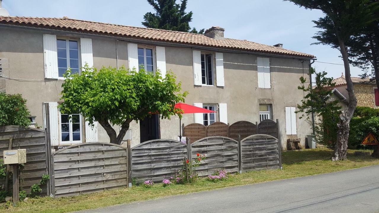 Domaine De La Belle Lurette Saint-Pierre-d'Aurillac Exterior foto